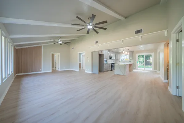 $599,990 | 19767 Paso Robles Avenue, Redding, CA 96003