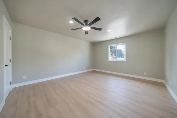 $599,990 | 19767 Paso Robles Avenue, Redding, CA 96003