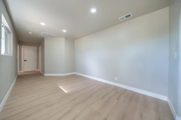 $599,990 | 19767 Paso Robles Avenue, Redding, CA 96003