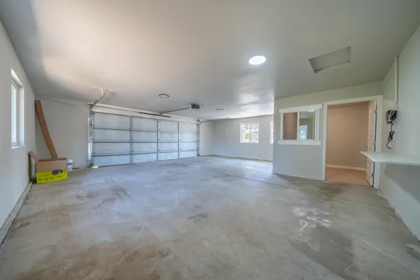 $599,990 | 19767 Paso Robles Avenue, Redding, CA 96003