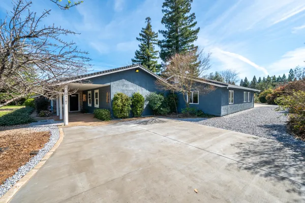 $599,990 | 19767 Paso Robles Avenue, Redding, CA 96003
