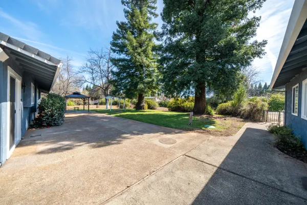 $599,990 | 19767 Paso Robles Avenue, Redding, CA 96003