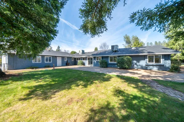 $599,990 | 19767 Paso Robles Avenue, Redding, CA 96003