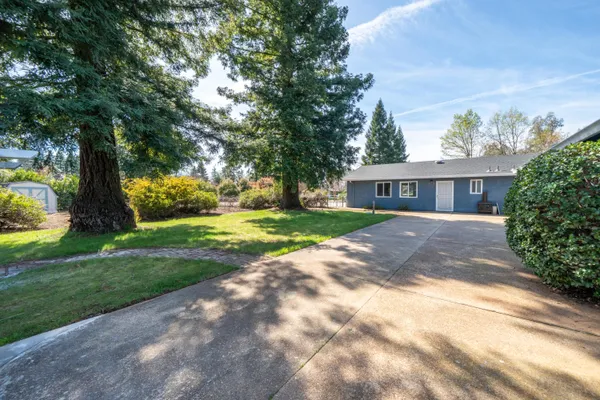 $599,990 | 19767 Paso Robles Avenue, Redding, CA 96003