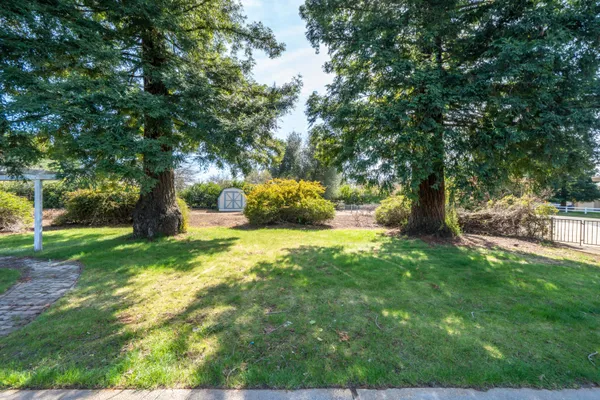 $599,990 | 19767 Paso Robles Avenue, Redding, CA 96003