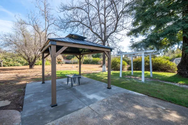 $599,990 | 19767 Paso Robles Avenue, Redding, CA 96003