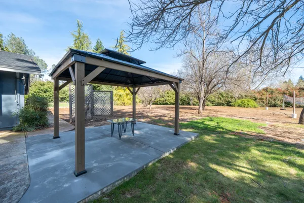 $599,990 | 19767 Paso Robles Avenue, Redding, CA 96003