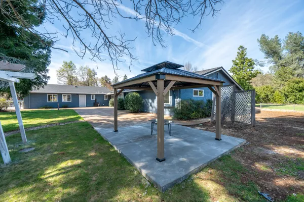 $599,990 | 19767 Paso Robles Avenue, Redding, CA 96003