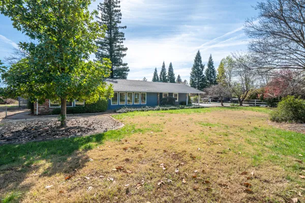 $599,990 | 19767 Paso Robles Avenue, Redding, CA 96003