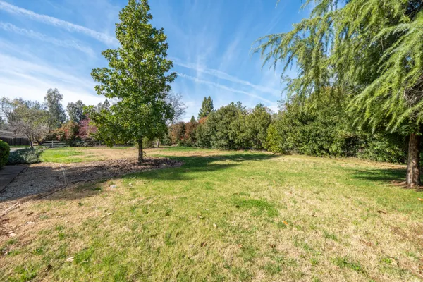 $599,990 | 19767 Paso Robles Avenue, Redding, CA 96003