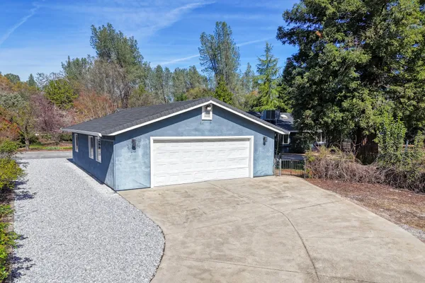 $599,990 | 19767 Paso Robles Avenue, Redding, CA 96003