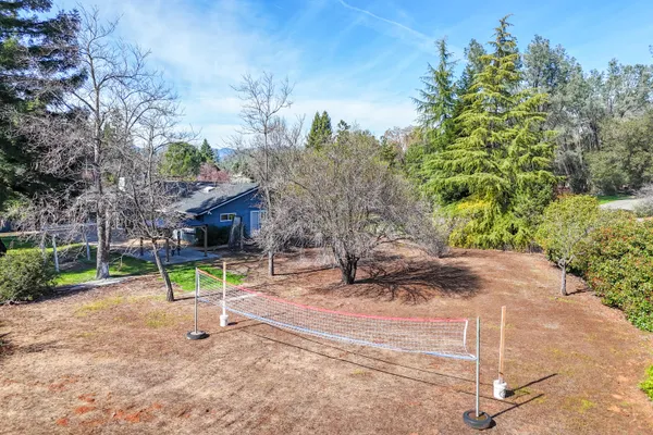 $599,990 | 19767 Paso Robles Avenue, Redding, CA 96003