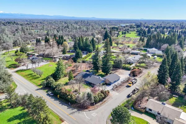 $599,990 | 19767 Paso Robles Avenue, Redding, CA 96003