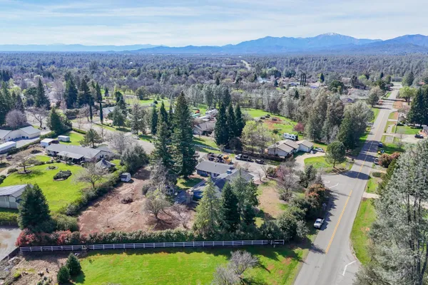 $599,990 | 19767 Paso Robles Avenue, Redding, CA 96003