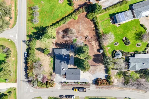 $599,990 | 19767 Paso Robles Avenue, Redding, CA 96003