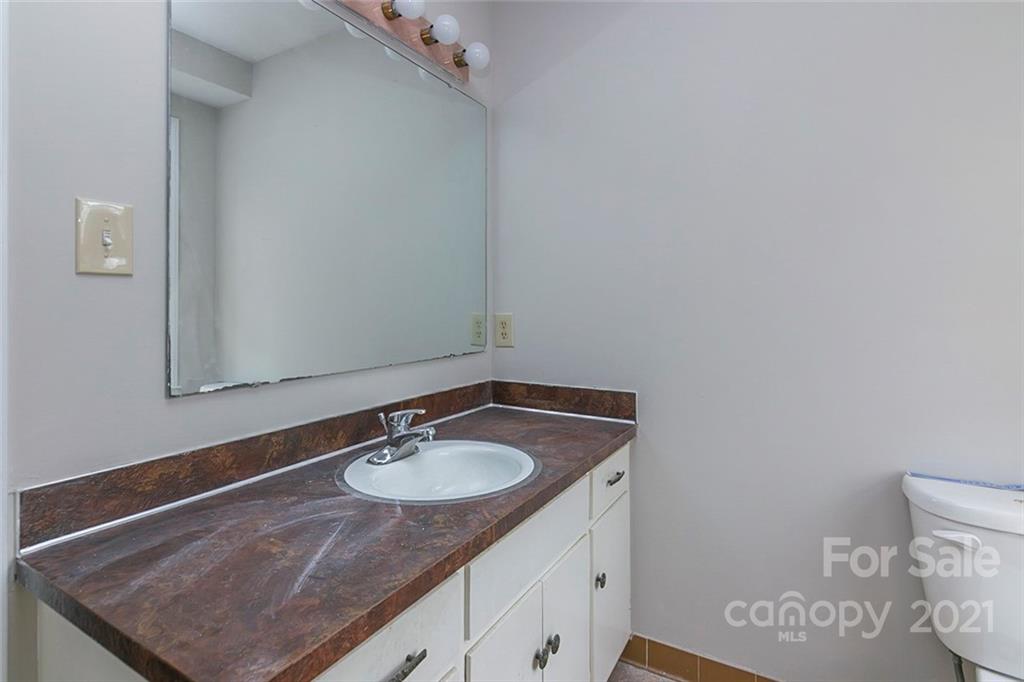 7210 Leesburg Road Charlotte, NC 28215 - Photo 16 of 18 Gallery Image 16