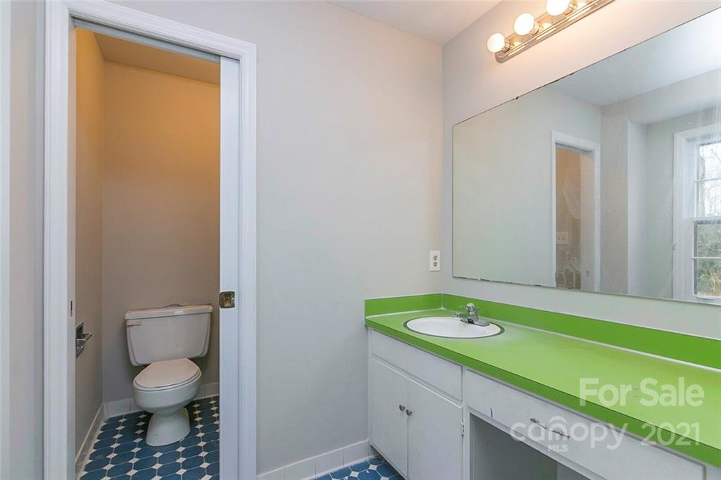 7210 Leesburg Road Charlotte, NC 28215 - Photo 6 of 18 Gallery Image 6