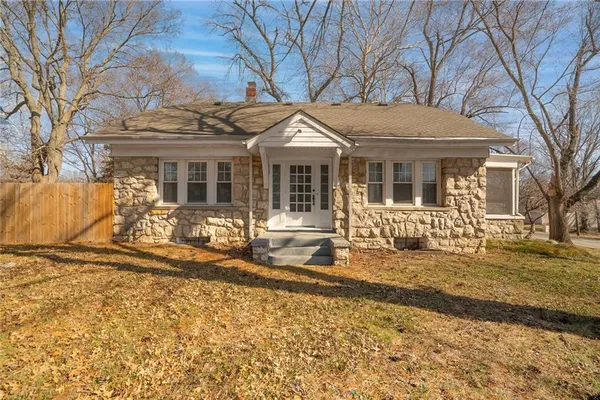 $220,000 | 7005 Raytown Road, Raytown, MO 64133