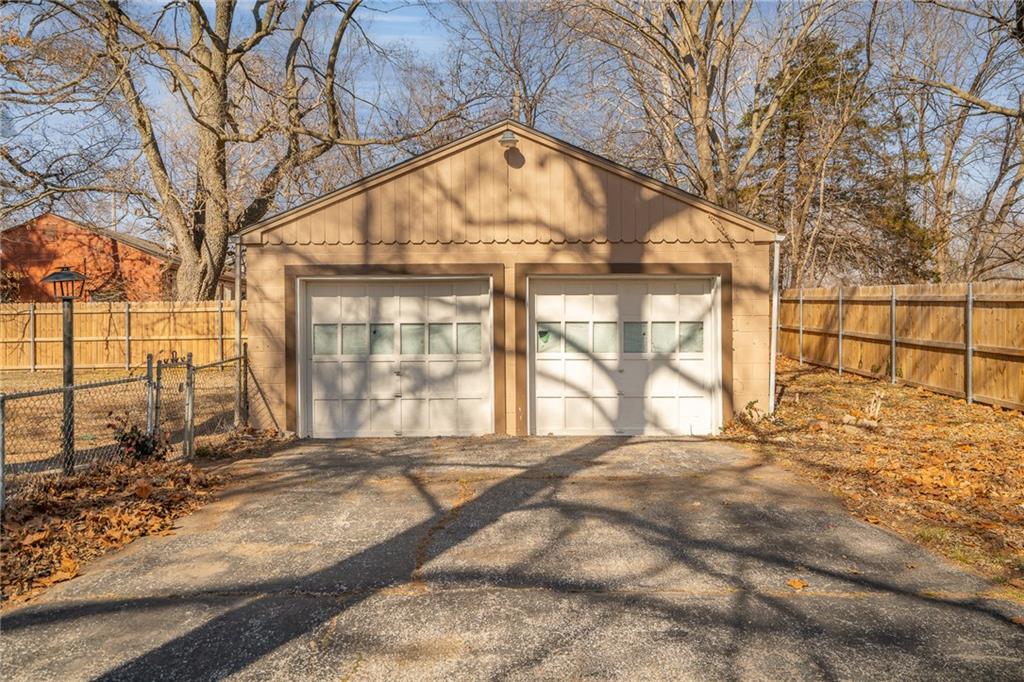 7005 Raytown Road Raytown, MO 64133 - Photo 19 of 25