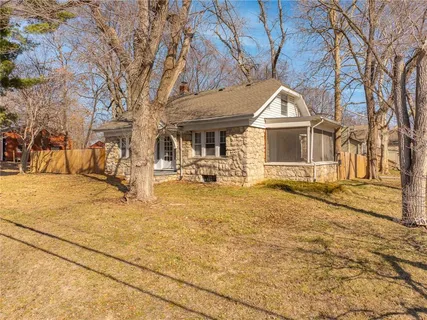 $220,000 | 7005 Raytown Road, Raytown, MO 64133