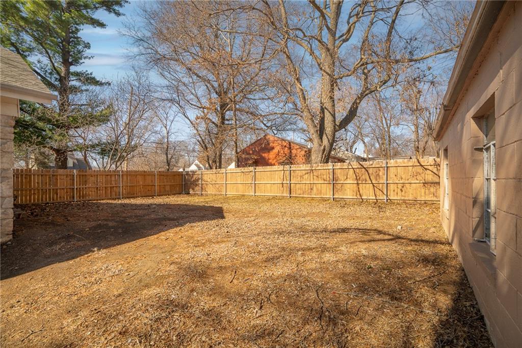 7005 Raytown Road Raytown, MO 64133 - Photo 21 of 25