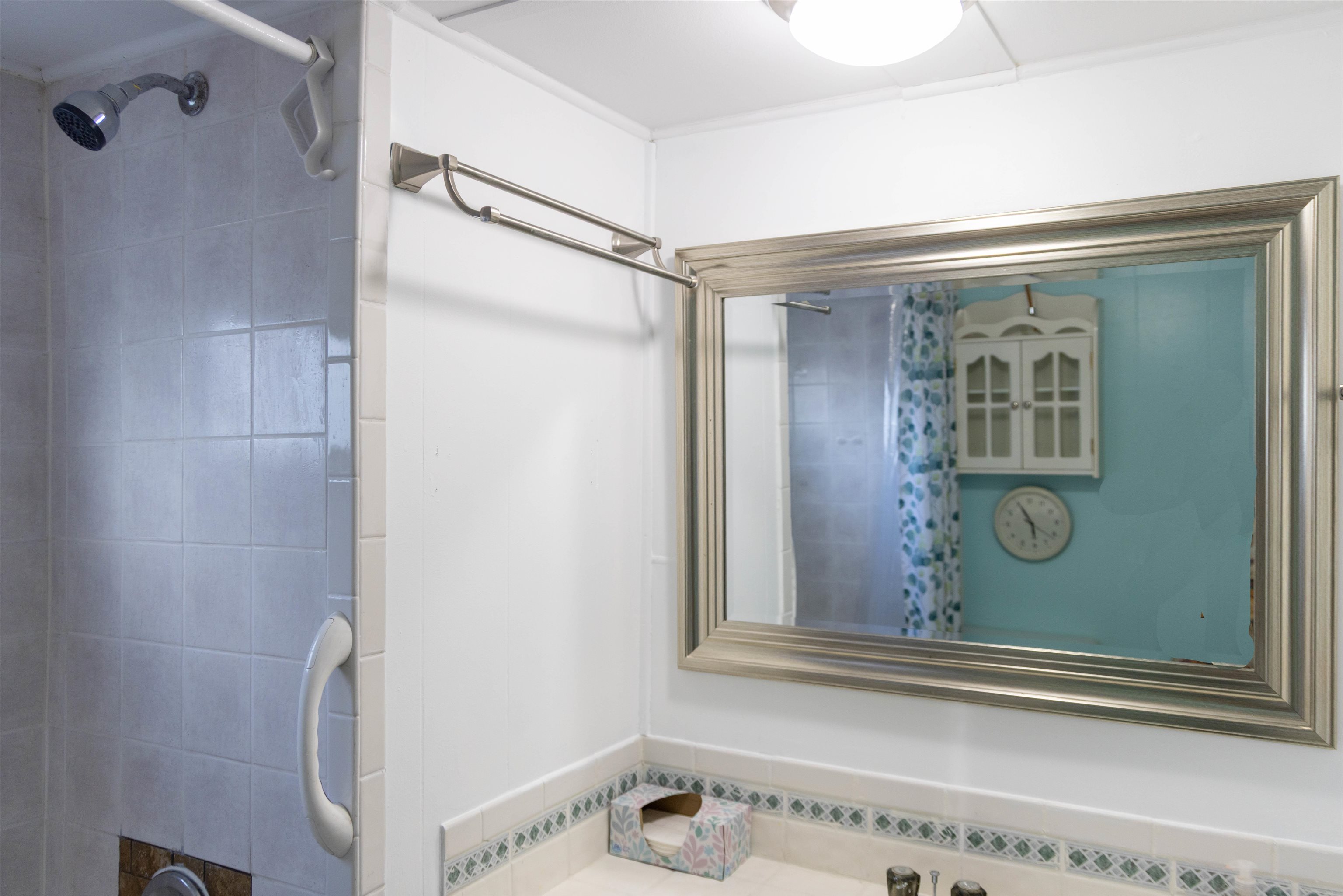 585-25 25 1/2 Road, Unit 232 Grand Junction, CO 81505 - Photo 29 of 40 a bathroom with a bathtub and shower