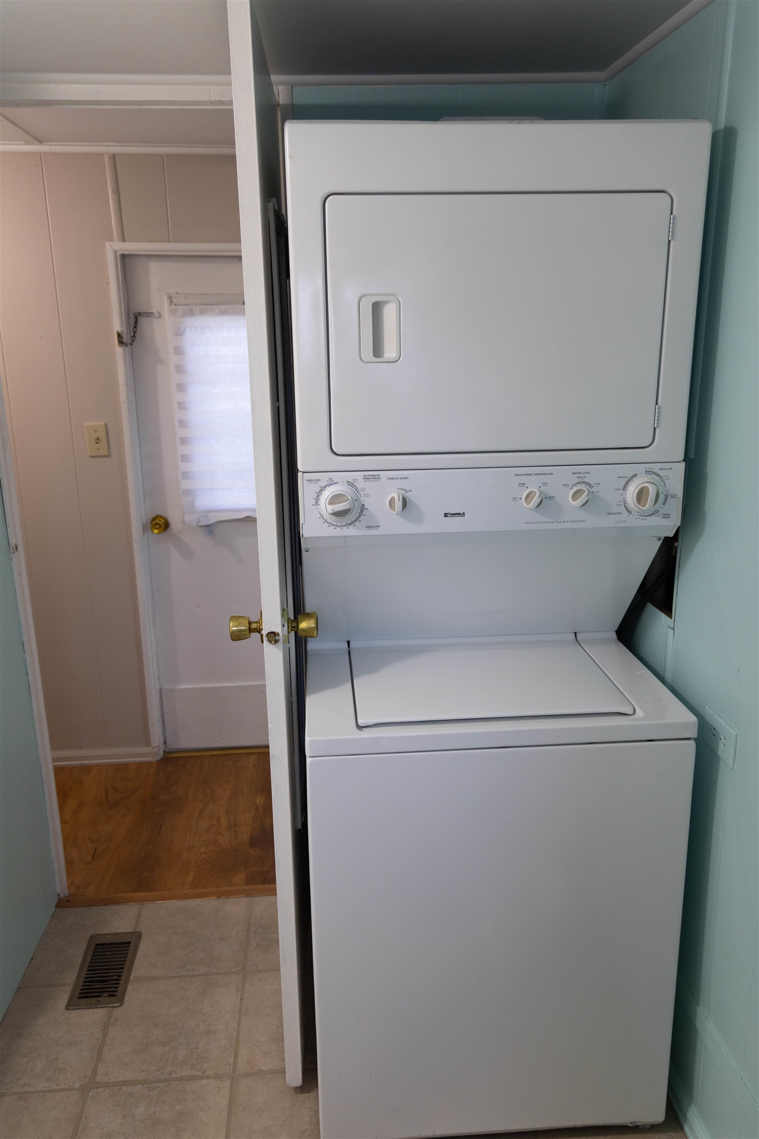 585-25 25 1/2 Road, Unit 232 Grand Junction, CO 81505 - Photo 30 of 40 a utility room with dryer and washer