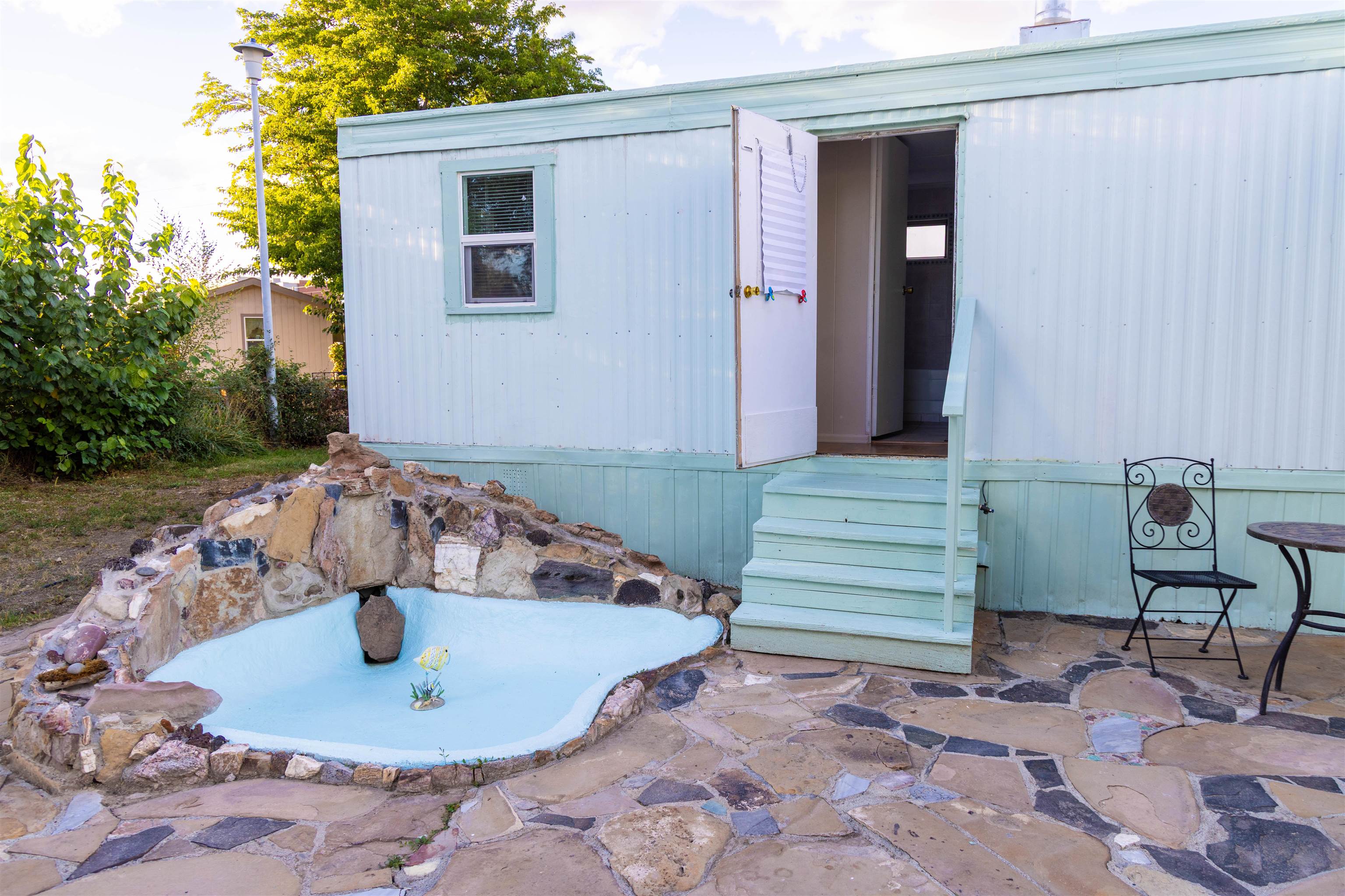 585-25 25 1/2 Road, Unit 232 Grand Junction, CO 81505 - Photo 36 of 40 a view of a hallway with seating space