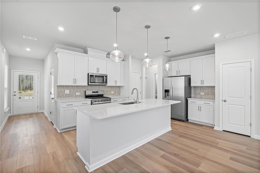 5703 Tillman Way Powder Springs, GA 30127 - Photo 3 of 16