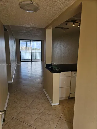 $1,850 | 114 Lake Emerald Drive, Unit 409, Oakland Park, FL 33309