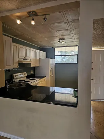 $1,850 | 114 Lake Emerald Drive, Unit 409, Oakland Park, FL 33309