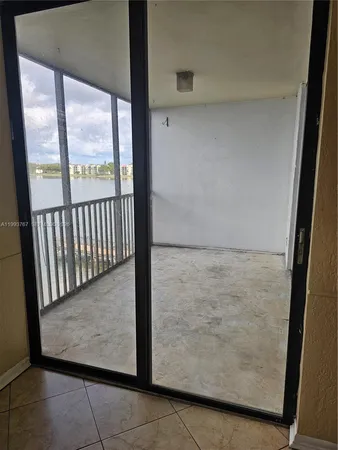 $1,850 | 114 Lake Emerald Drive, Unit 409, Oakland Park, FL 33309