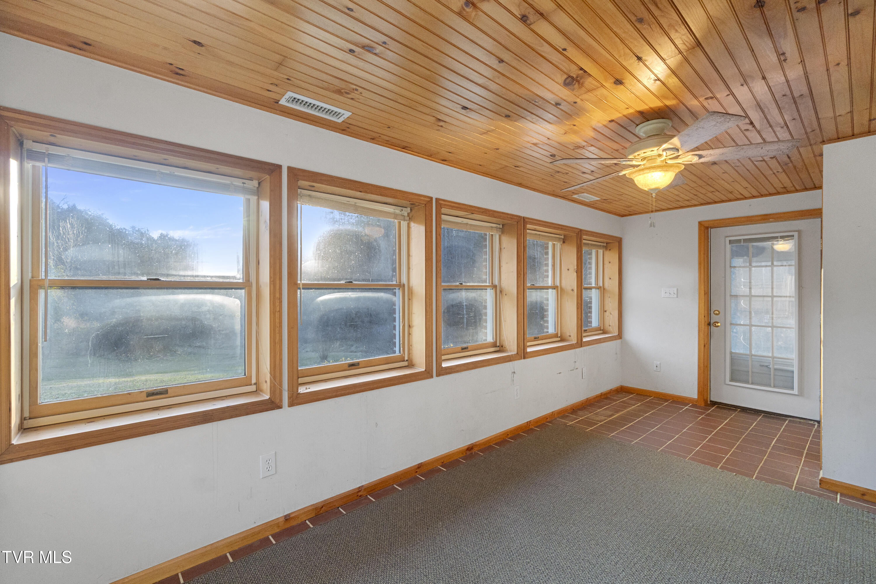 604 Sandy Valley Road Rogersville, TN 37857 - Photo 25 of 45 DSC04585