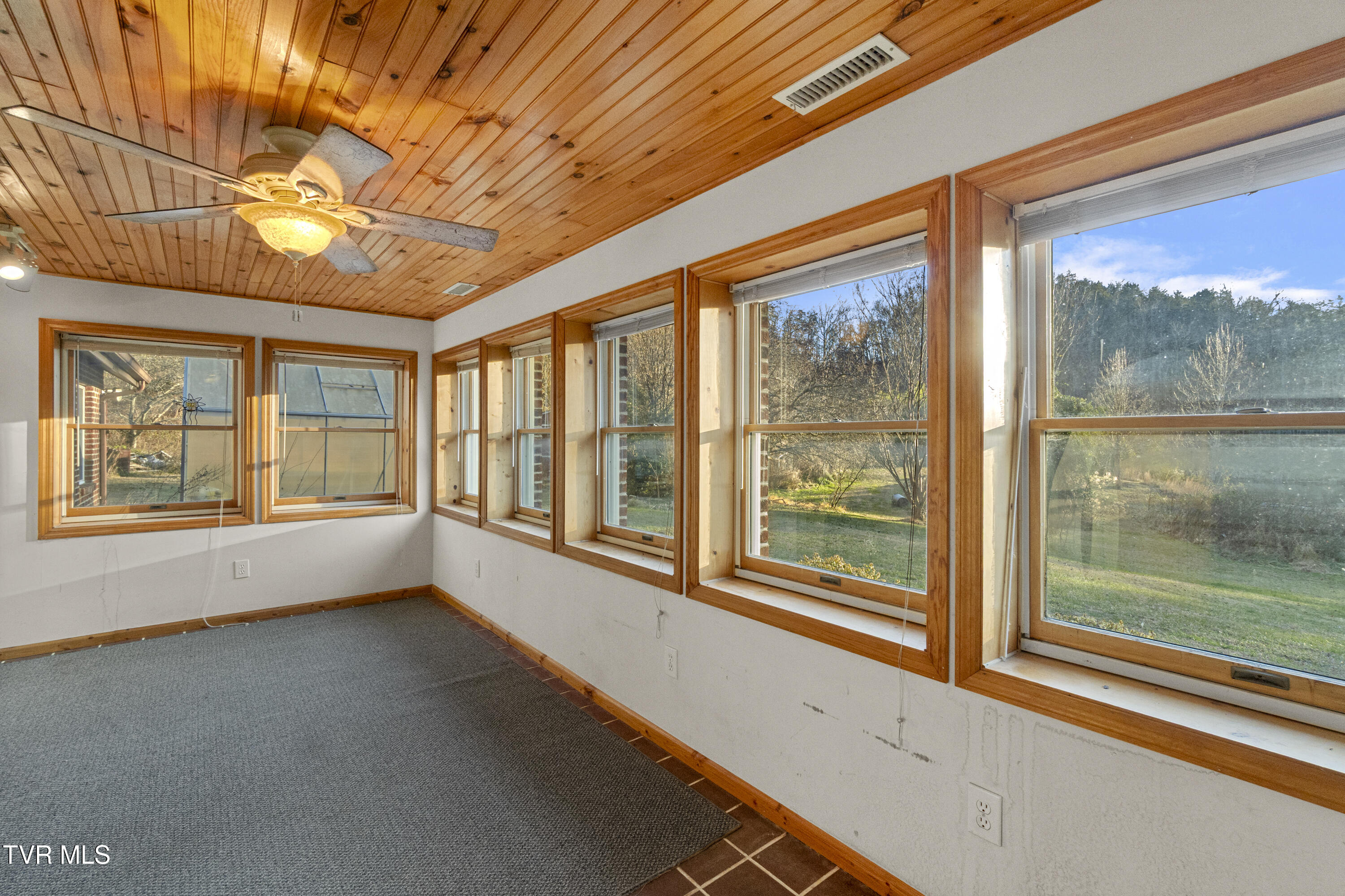 604 Sandy Valley Road Rogersville, TN 37857 - Photo 26 of 45 DSC04588