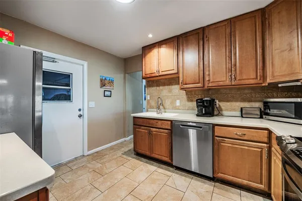 $269,000 | 381 Clubmanor Drive, Sun City Center, FL 33573