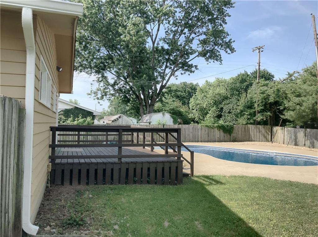 1804 Beam Road Columbus, IN 47201 - Photo 16 of 17 Gallery Image 16