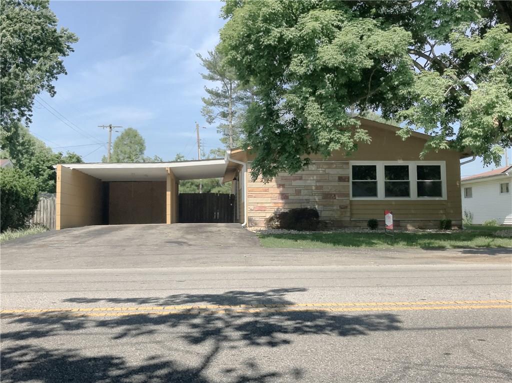 1804 Beam Road Columbus, IN 47201 - Photo 4 of 17 Gallery Image 4