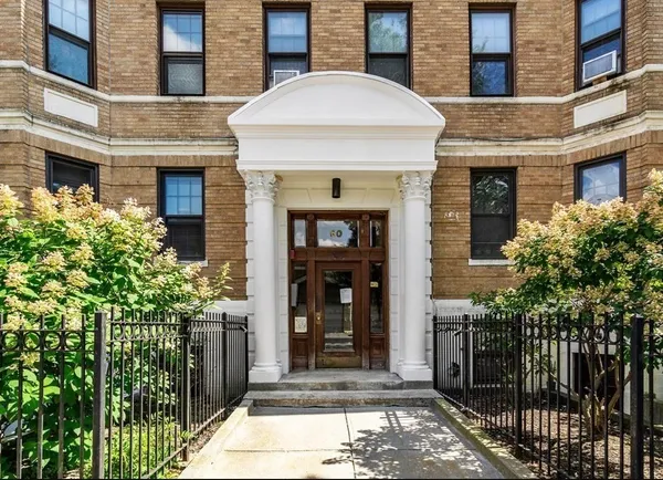$2,200 | 60 Queensberry Street, Unit 18, Boston, MA 02215