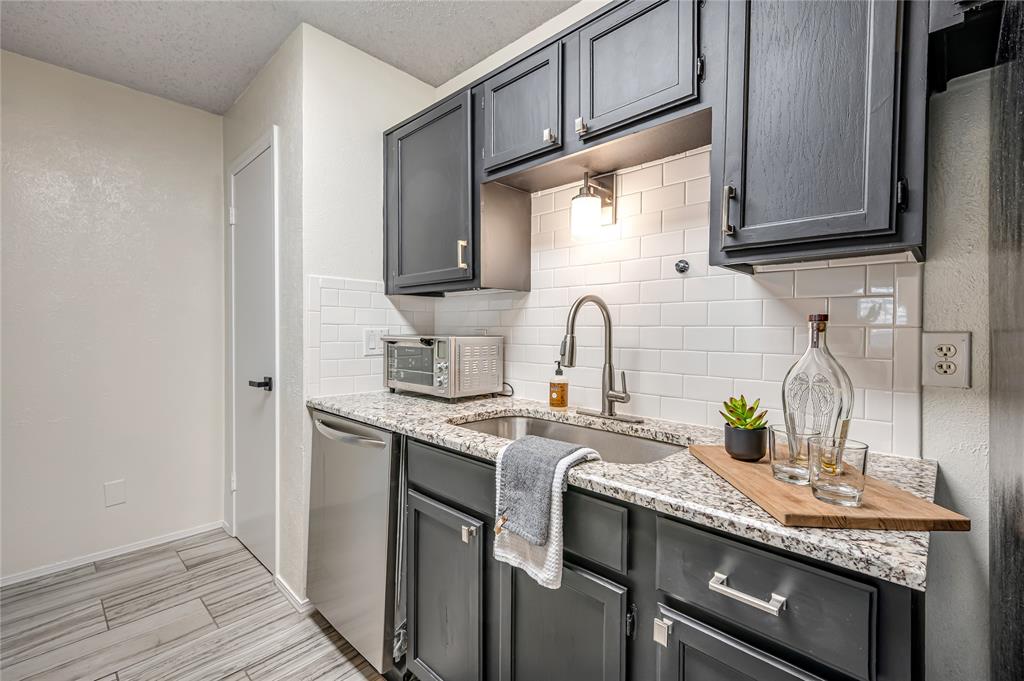 18333 Roehampton Drive, Unit 821 Dallas, TX 75252 - Photo 5 of 27