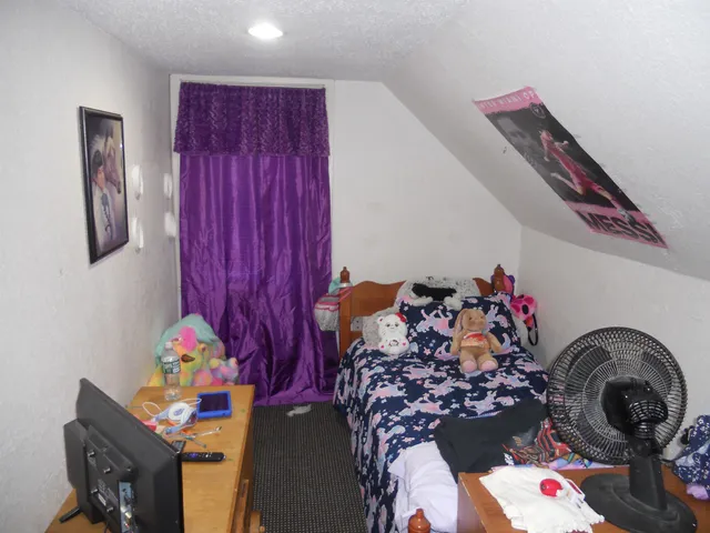 $295,000 | 110 Sullivan Street, Claremont, NH 03743