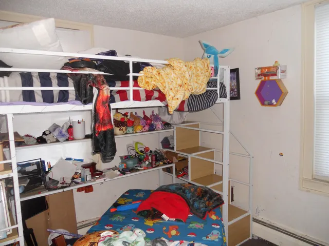 $295,000 | 110 Sullivan Street, Claremont, NH 03743