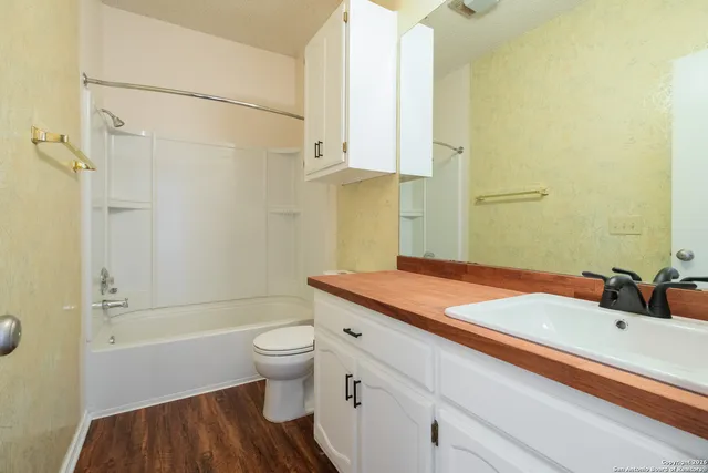 $1,750 | 6404 Brook Cove, San Antonio, TX 78240