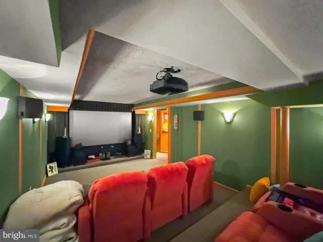 $605,000 | 15 Moonlight Court, Newark, DE 19702