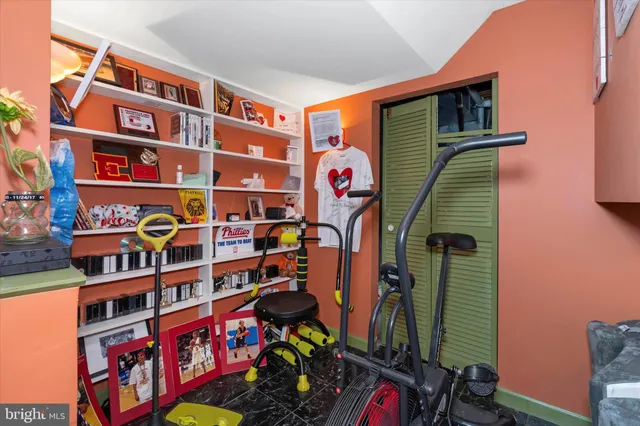 $605,000 | 15 Moonlight Court, Newark, DE 19702