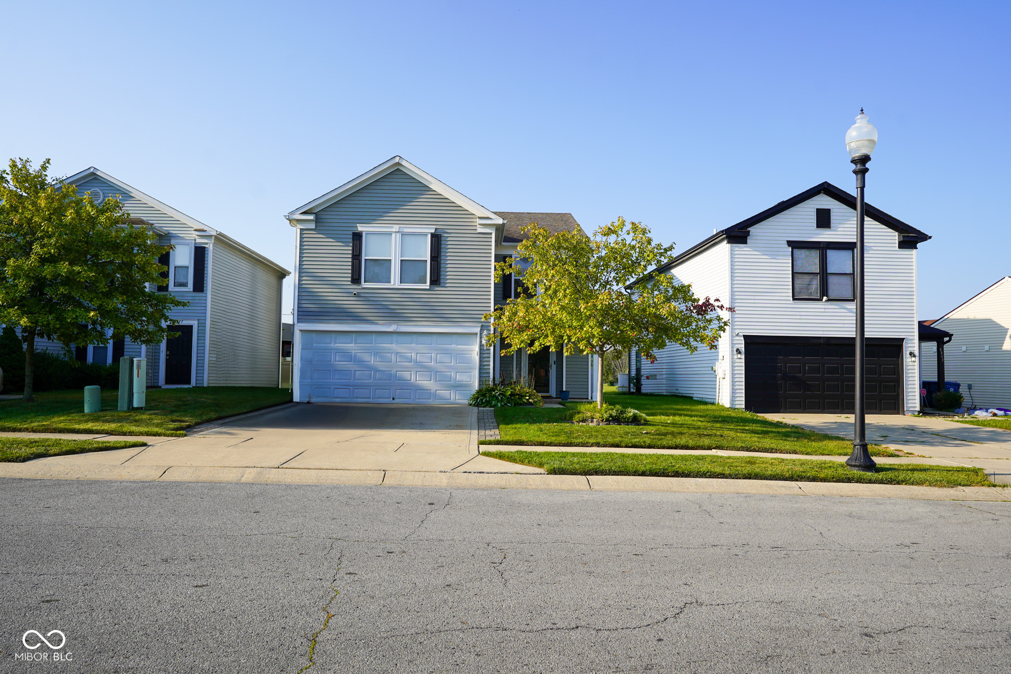 8805 Hosta Way Camby, IN 46113 - Photo 3 of 36