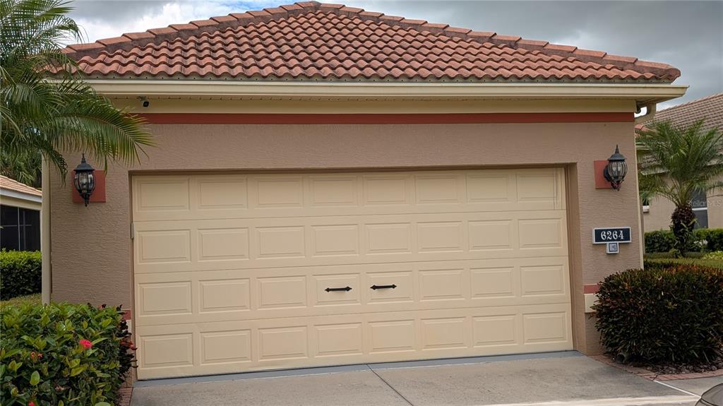 6264 Wingspan Way Bradenton, FL 34203 - Photo 2 of 27 a front view of a house