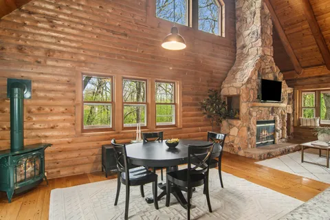 $565,000 | 200 Wildwood Lane, Fox River Grove, IL 60021