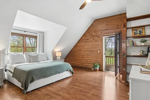 $565,000 | 200 Wildwood Lane, Fox River Grove, IL 60021