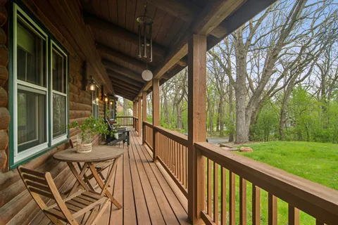 $565,000 | 200 Wildwood Lane, Fox River Grove, IL 60021