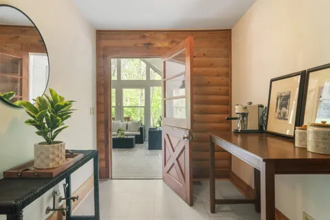 $565,000 | 200 Wildwood Lane, Fox River Grove, IL 60021